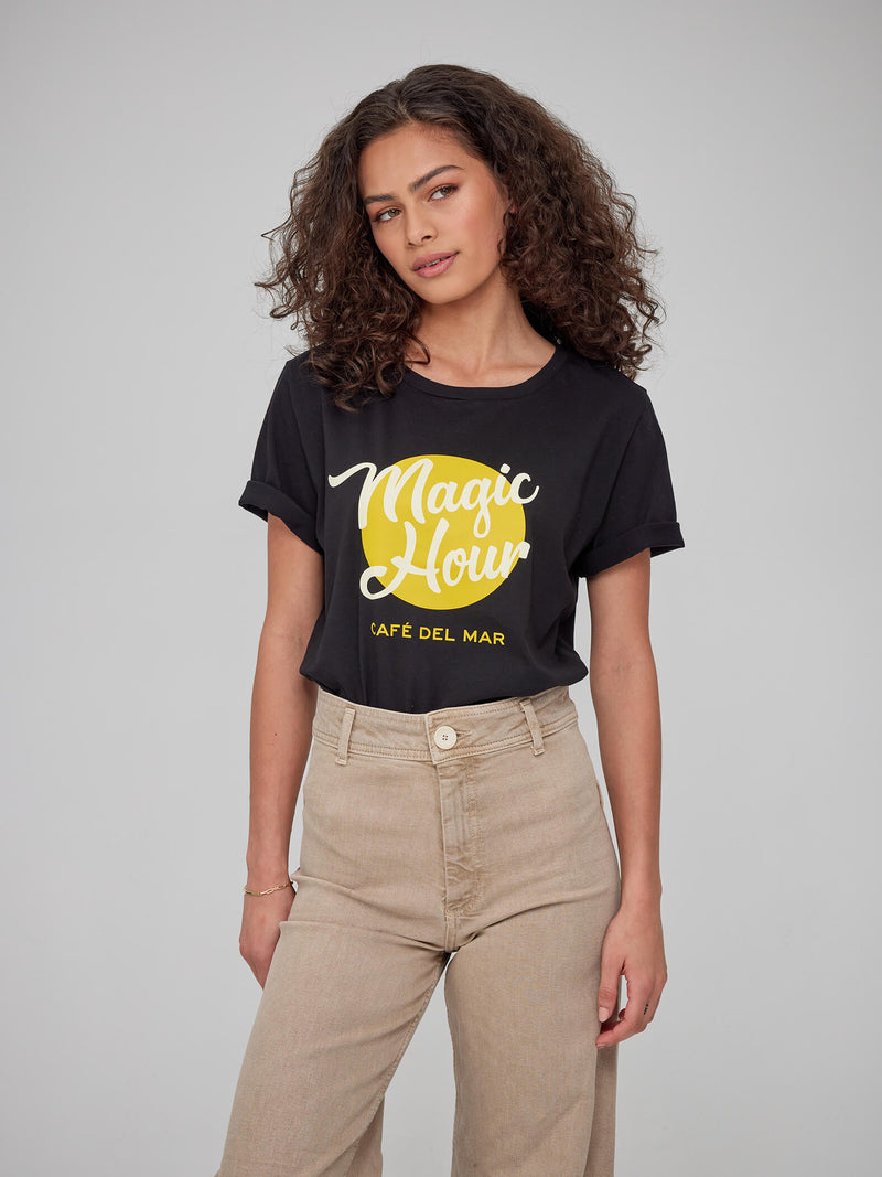 Lola - Round Neck Tee - Magic Hour - Black