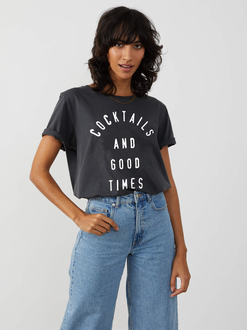 Lola - Round Neck Tee - Cocktails and Good Time - Black